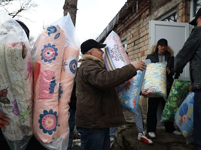 We’ve delivered food, bedding, towels and hygiene supplies to hospitals inside Ukraine that are hosting displaced families.
